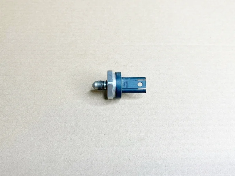 Датчик низкого давления топлива BMW E82 E90 E60 F07 F10 F01 F02 G12 E70 E71 