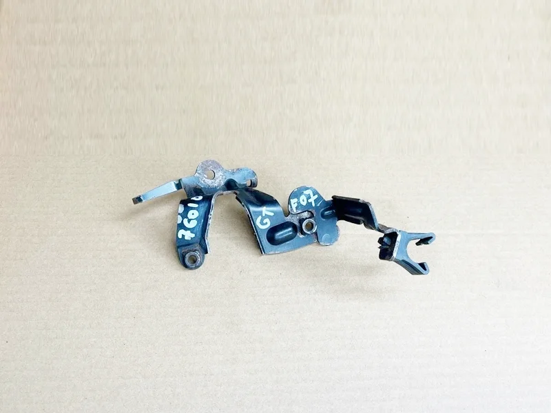 Кронштейн трубки масляного радиатора BMW F07 F10 F11 F06 F12 F13