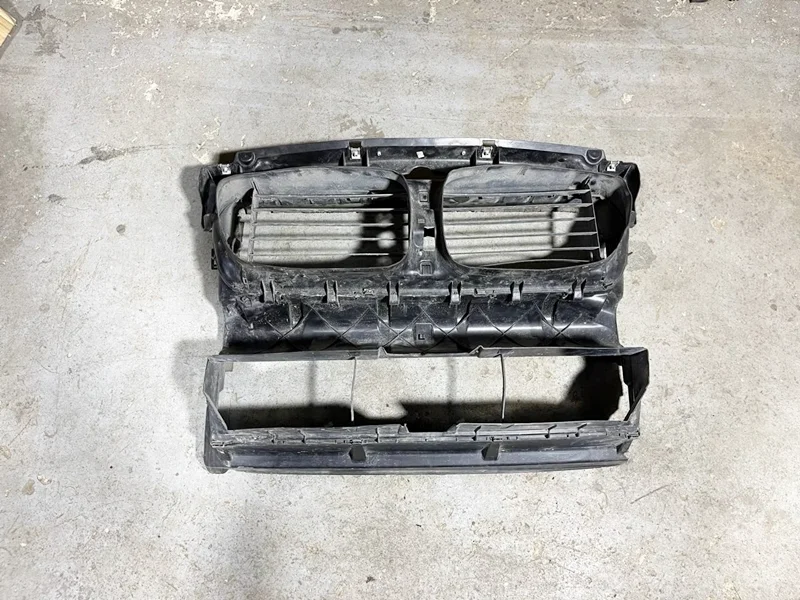 Воздухозаборник радиатора BMW F07 GT