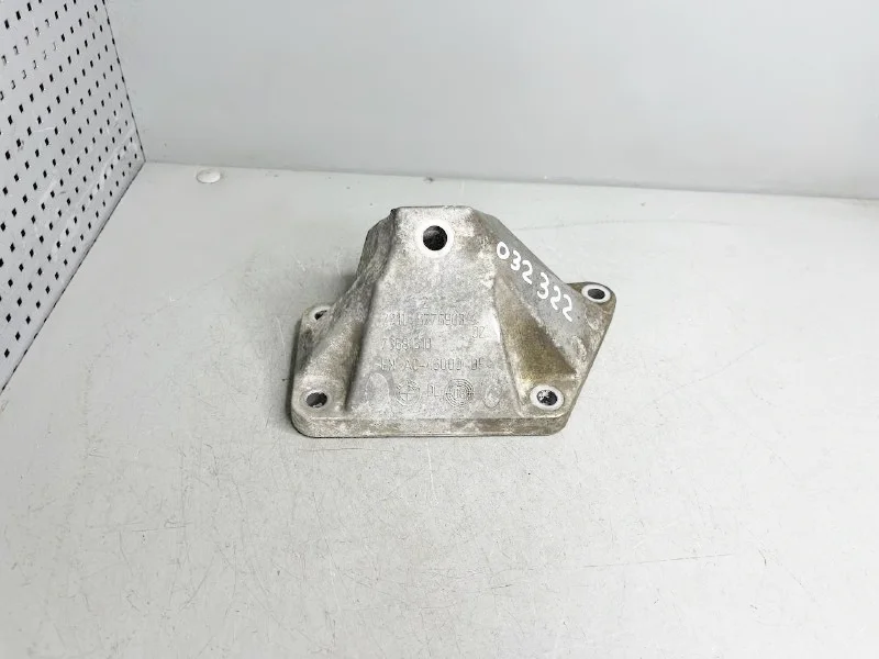 Кронштейн двигателя левый BMW F01 F02 F06 F07 GT, F10 F11 F12 