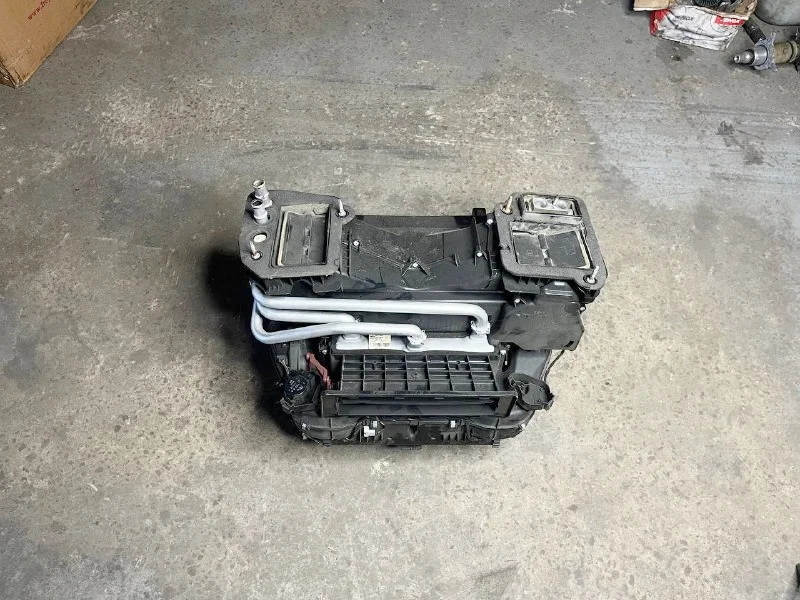 Радиатор в сборе с корпусом отопителя BMW E60 E61 E63