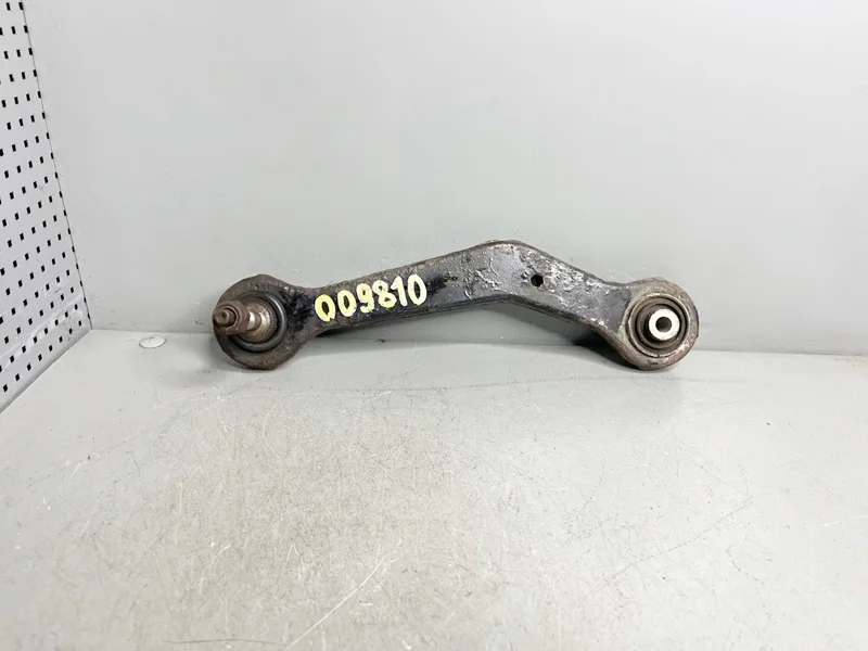 Рычаг задний левый верхний BMW E38