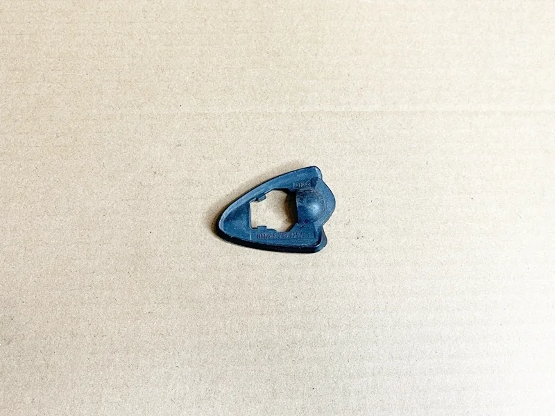 Прокладка ручки двери левая BMW E53