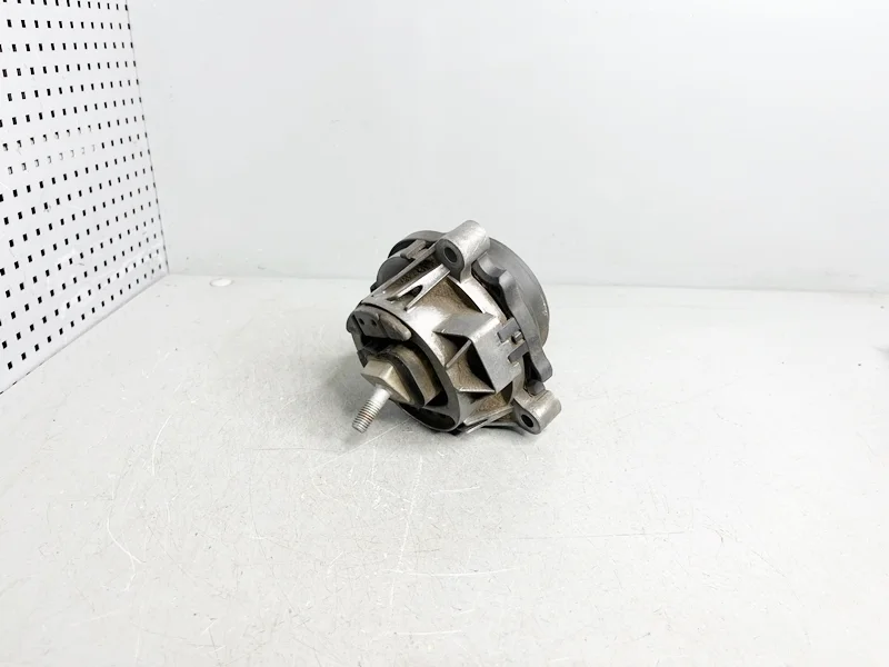 Опора двигателя правая BMW F20 F21 F22 F30 F34 F32 F36 F25 F26