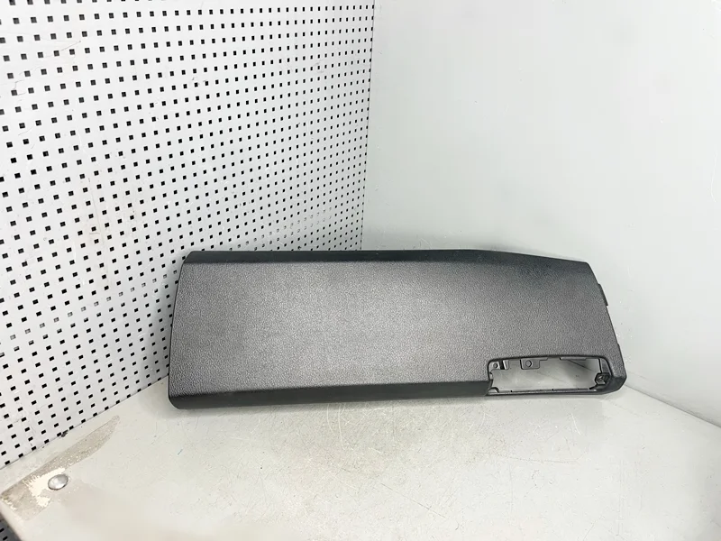 Обшивка стойки центральная правая BMW E70