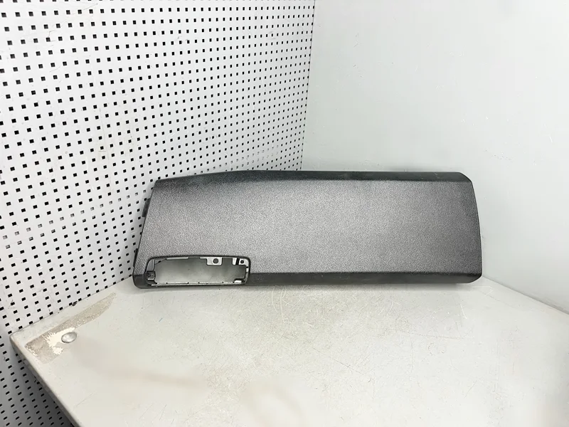 Обшивка стойки центральная левая BMW E70