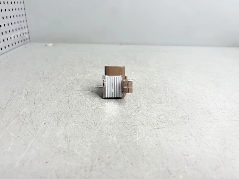 Реле-регулятор генератора Hyundai Santa