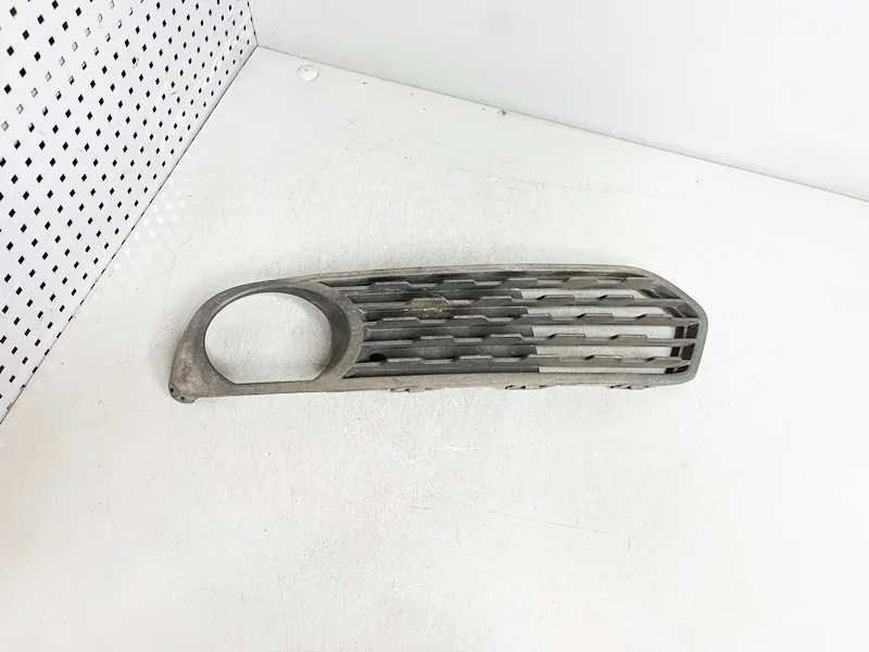 Решетка в бампер правая BMW F20 F21