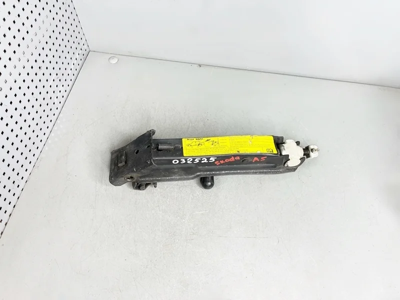 Домкрат Skoda Octavia A4 A5, Seat Toledo