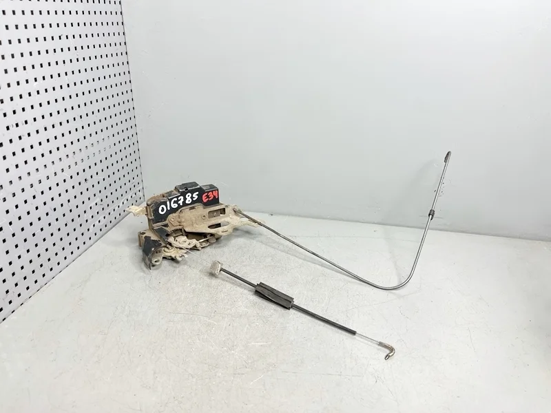 Замок двери задней левой BMW E34