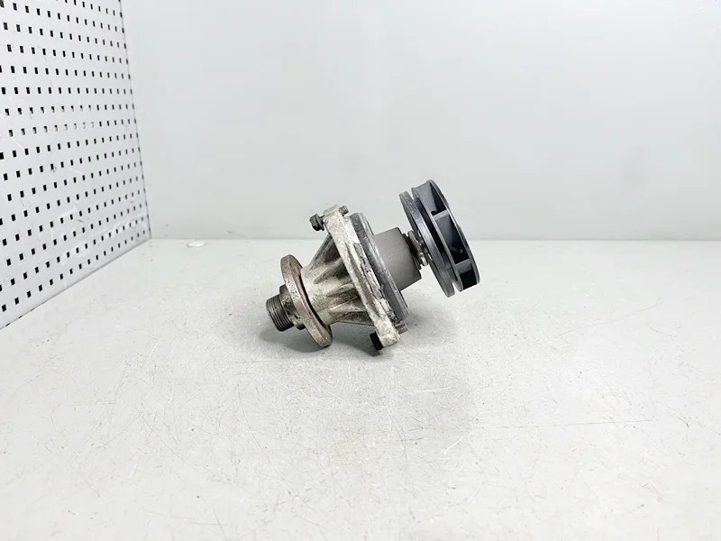 Насос водяной помпа BMW E46 E39 E60 E38 E65 E66 E83 E53 , Z3 E36, Z4 E85