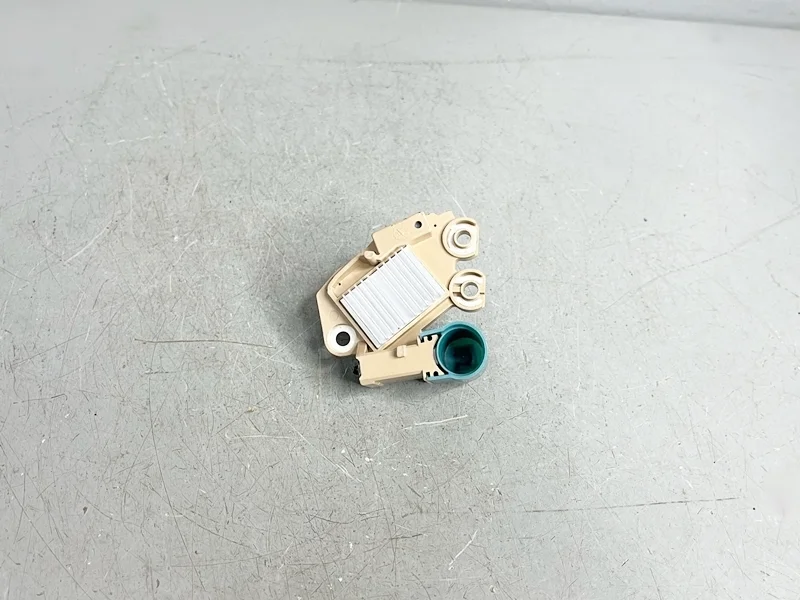 Реле-регулятор генератора BMW E90 E60 E63 E65 E83