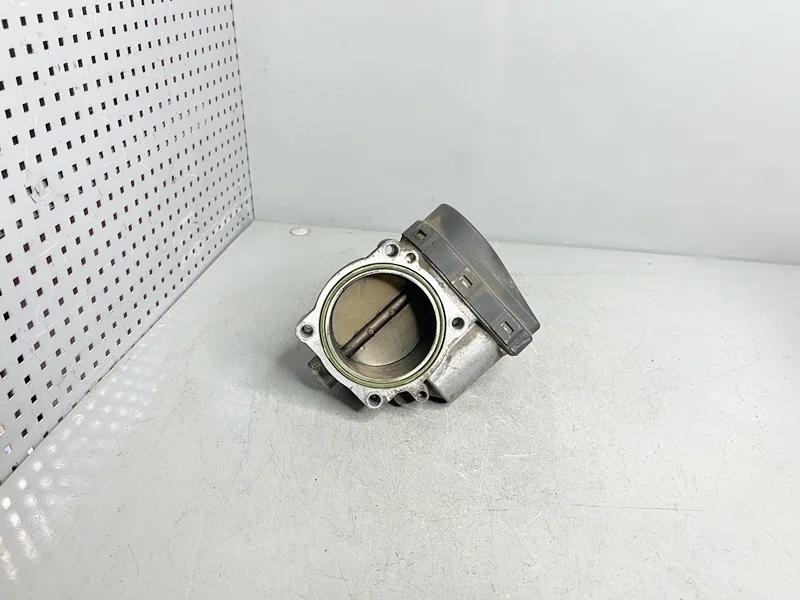 Заслонка дроссельная BMW E46 E39 E60 E65 E83 E53, Z3 E36, Z4 E85