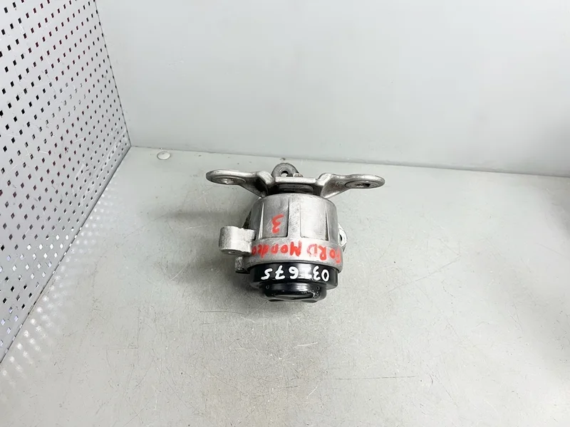 Опора двигателя правая Ford Mondeo III