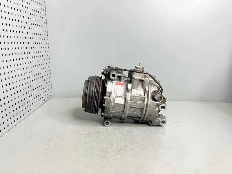 Компрессор кондиционера BMW F07, F10 F11 F12 F06 F01 F02 E70 E71 F15 F16 F85 F86