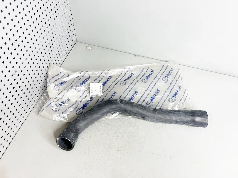 Патрубок радиатора нижний BMW E39 Е38