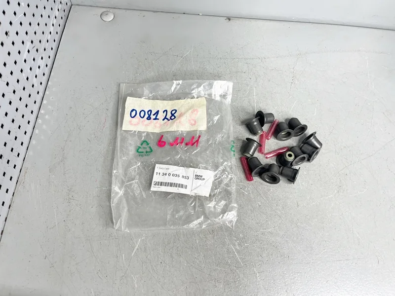Маслосъемные колпачки (комплект)  BMW Е90 F20 F30 F15 Е70 G05 G06 G07 G14 G15 G16
