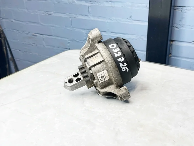 Опора двигателя правая BMW F01 F02 F06 F07 F10 F11 F12 
