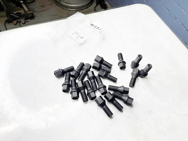 Болт колесный BMW E81 E87 E36 E46 E90 E34 E39 E60 E38 E65 E84 E53 