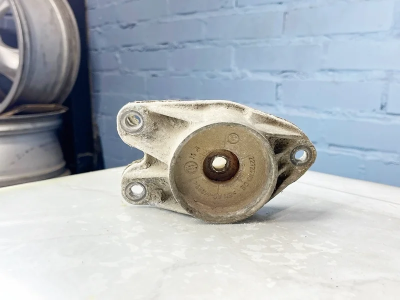 Опора заднего амортизатора BMW F32 F20 F21 F22 F30 F31 F36