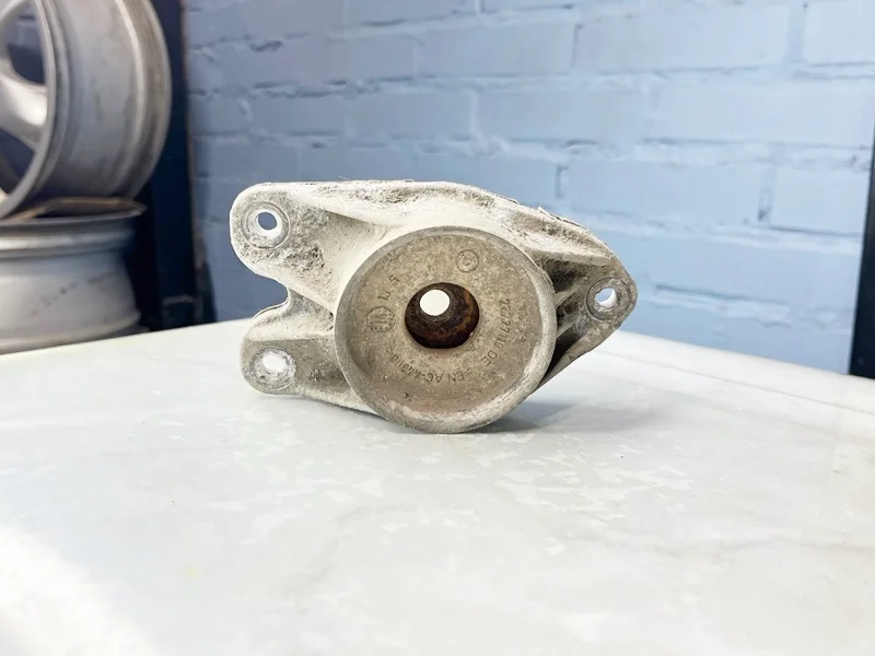 Опора заднего амортизатора BMW F32 F20 F21 F22 F30 F31 F36