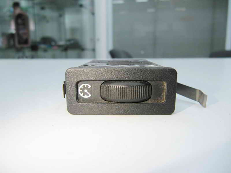 Кнопка освещения панели приборов BMW Е36