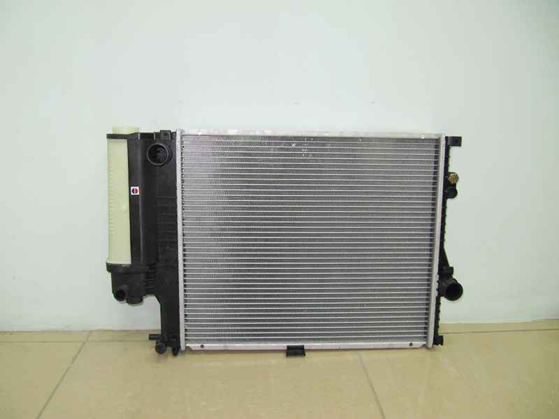 Радиатор охлаждающей жидкости BMW Е39 E34 E36