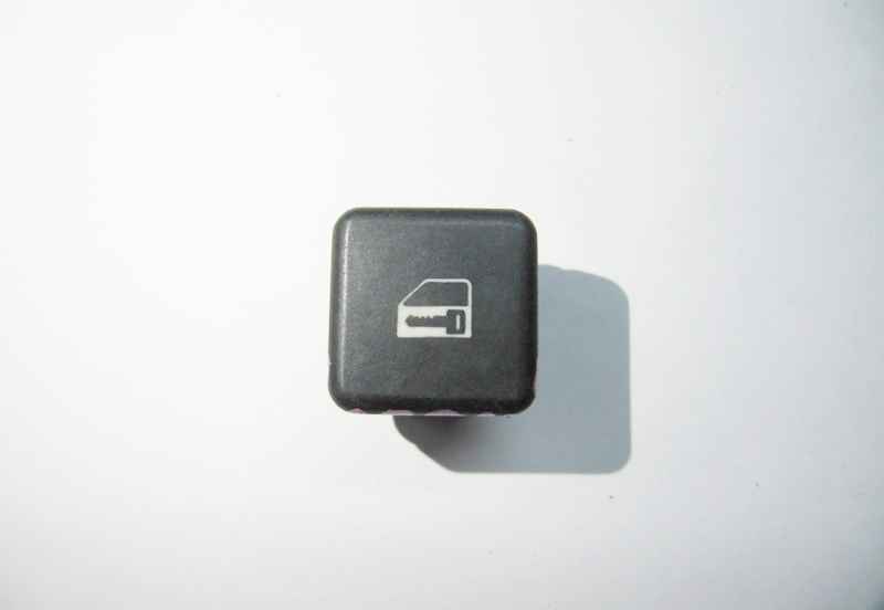 Кнопка центрального замка BMW Е39 E38