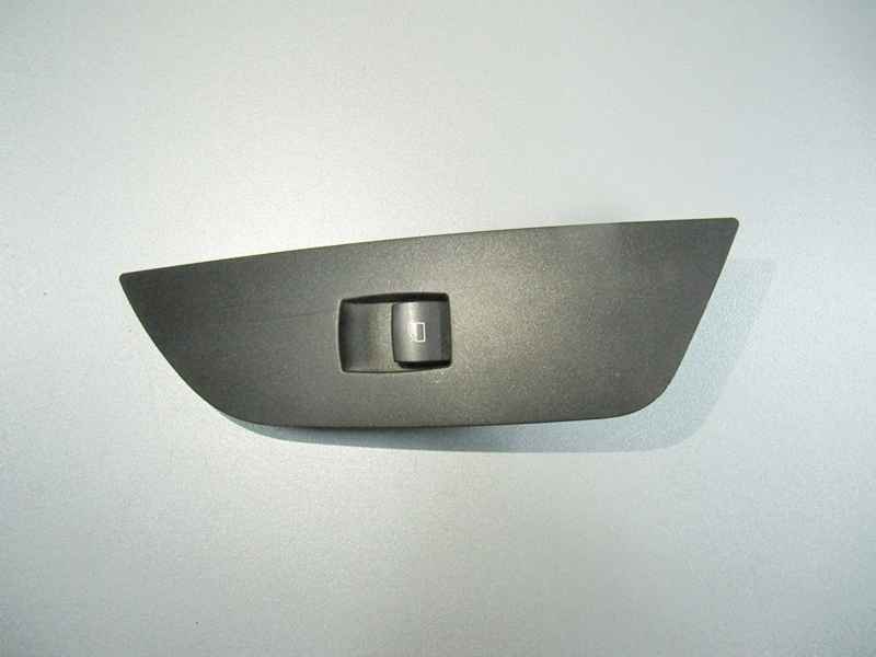 Кнопка стеклоподъемника BMW E84