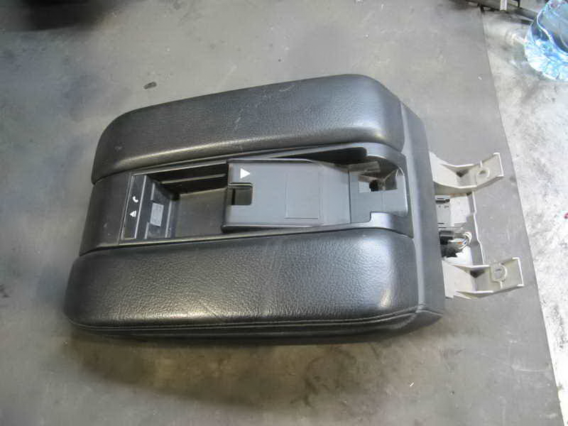 Подлокотник BMW E38