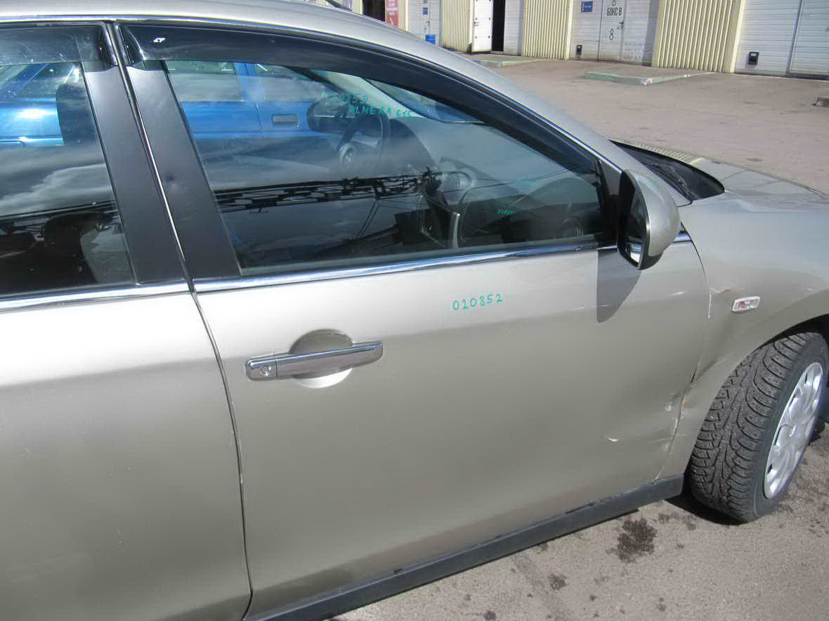 Дверь передняя правая Nissan Almera G15