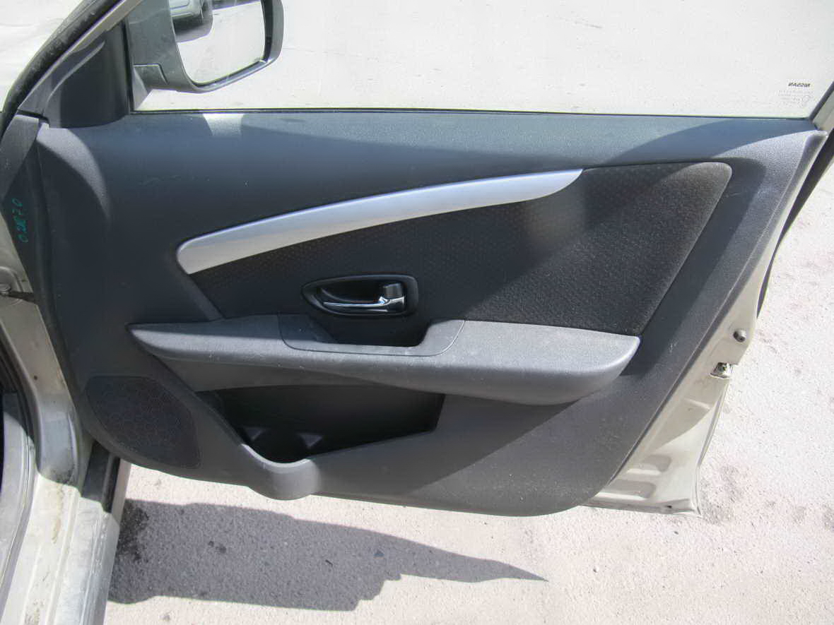 Обшивка двери передней правой Nissan Almera G15