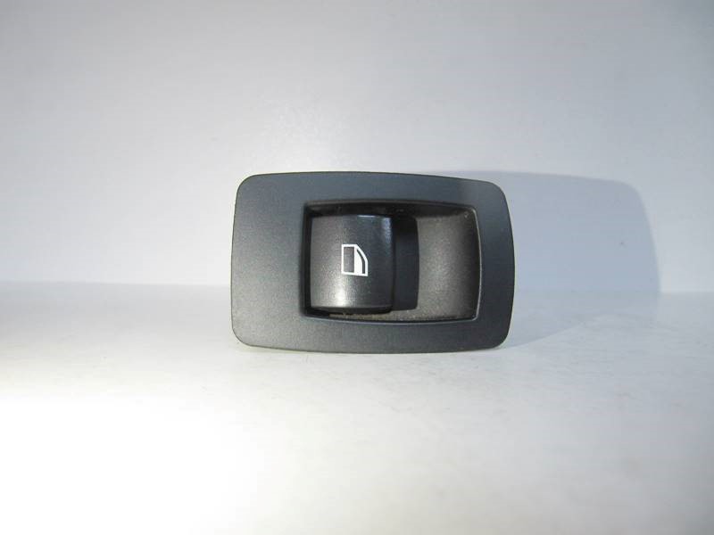 Кнопка стеклоподъемника BMW E60 E61 E83