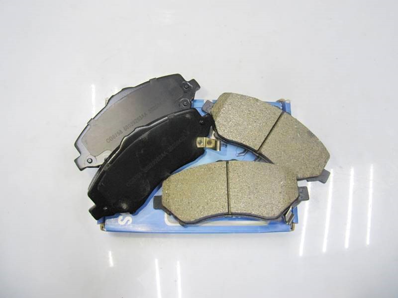 Тормозные колодки передние Chrysler Grand Voyager / Grand Caravan (RT), Dodge Journey, Jeep Cherokee, Jeep Liberty (KK)