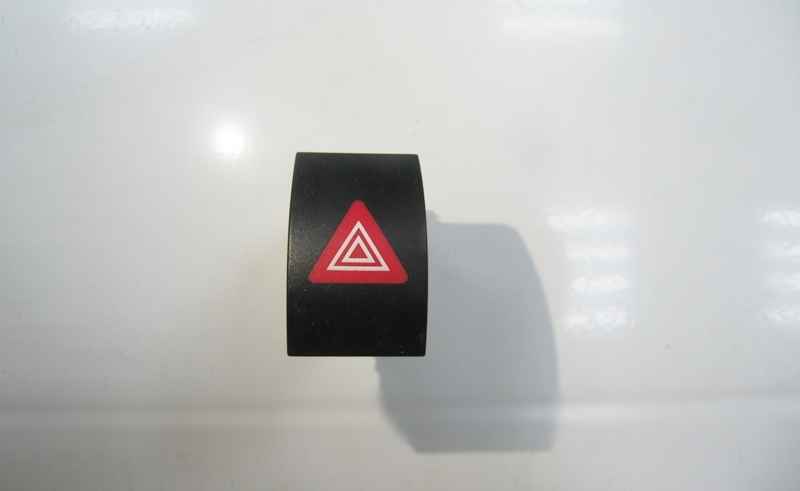 Кнопка аварийной сигнализации Skoda Octavia A5