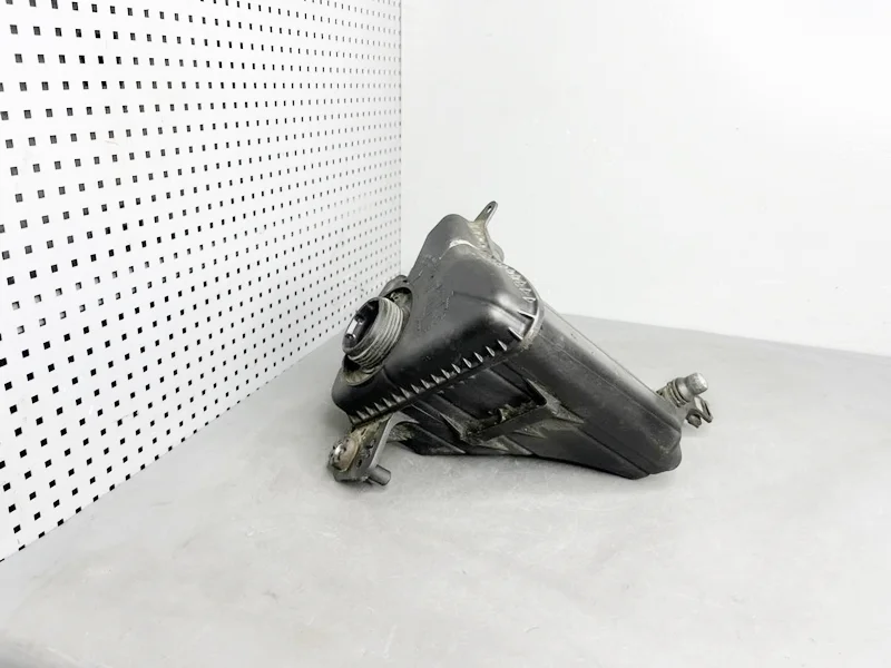 Бачок расширительный BMW F01 F02 F06 F07 F10 F11 F12 F13