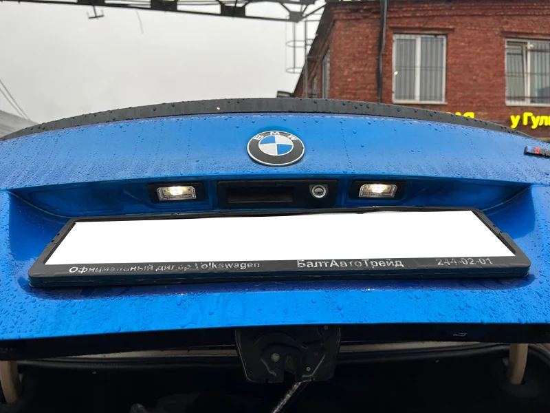 Фонарь подсветки номера BMW E82 E88 E90 E92 E70 E71 E84 F10 F15 F16 F25 F30 F32 F34 F45 F48 G01 G05 G20 