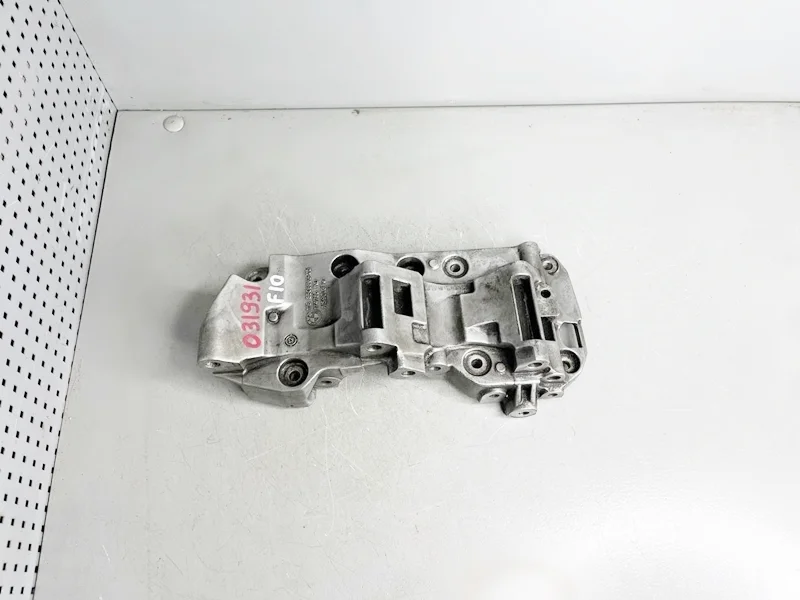 Кронштейн генератора / кондиционера BMW F20 E90 F30 F10 E84 F25 E70 F16