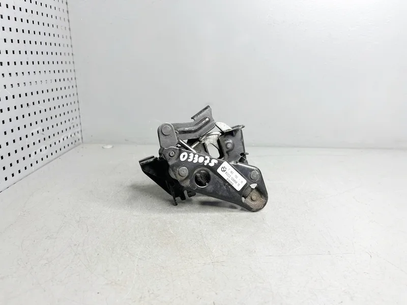 Замок капота правый BMW F07 GT, F10 F06 F12 F01 F02