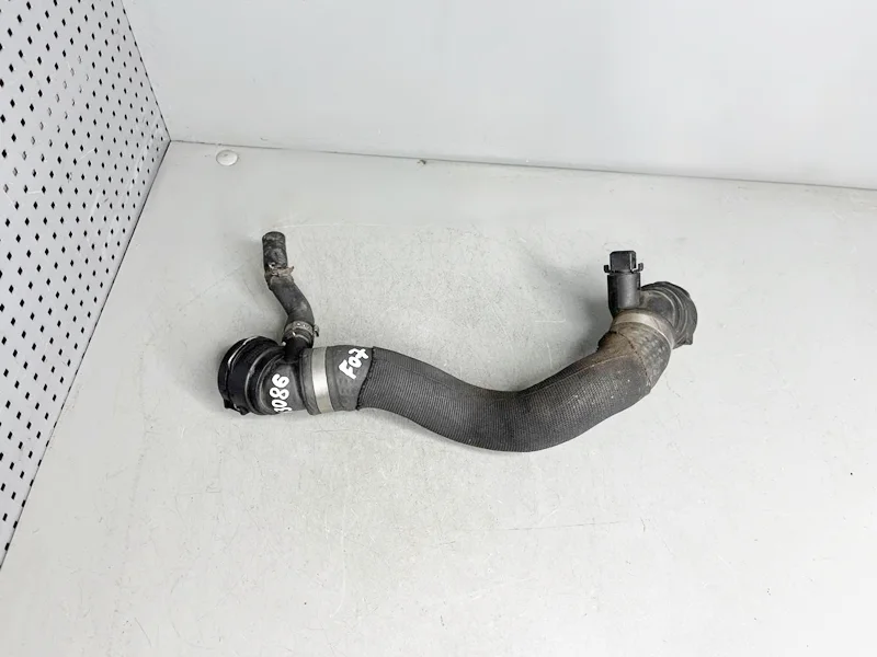 Патрубок радиатора нижний BMW F01 F02 F06 F07 F10 F12