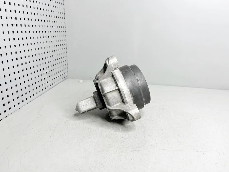 Опора двигателя левая BMW F01 F02 F06 F07 GT, F10 F11 F12