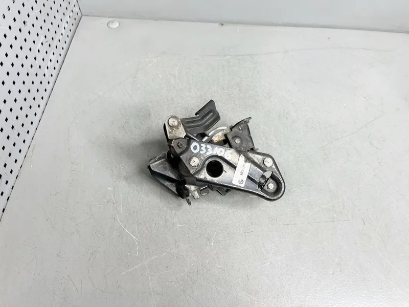 Замок капота правый BMW F07 GT, F10 F06 F12 F01 F02