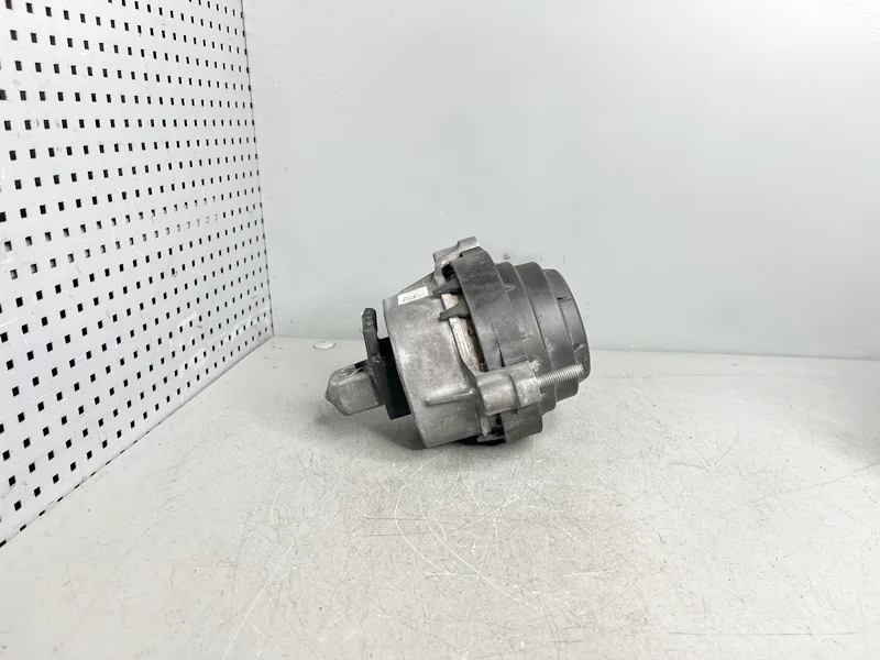 Опора двигателя левая BMW G30 G31 G32 G01 G02 G05